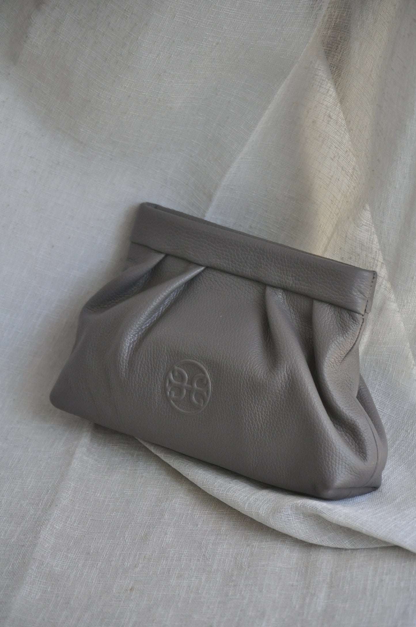Kiss Mini Leather Pouch - Ash