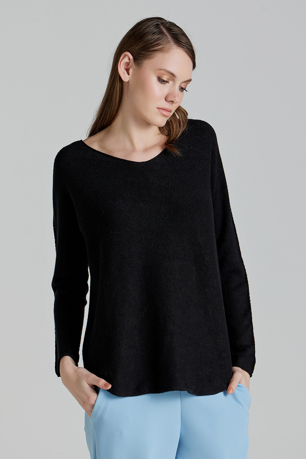 Soft Knitwear V-Neck | Black