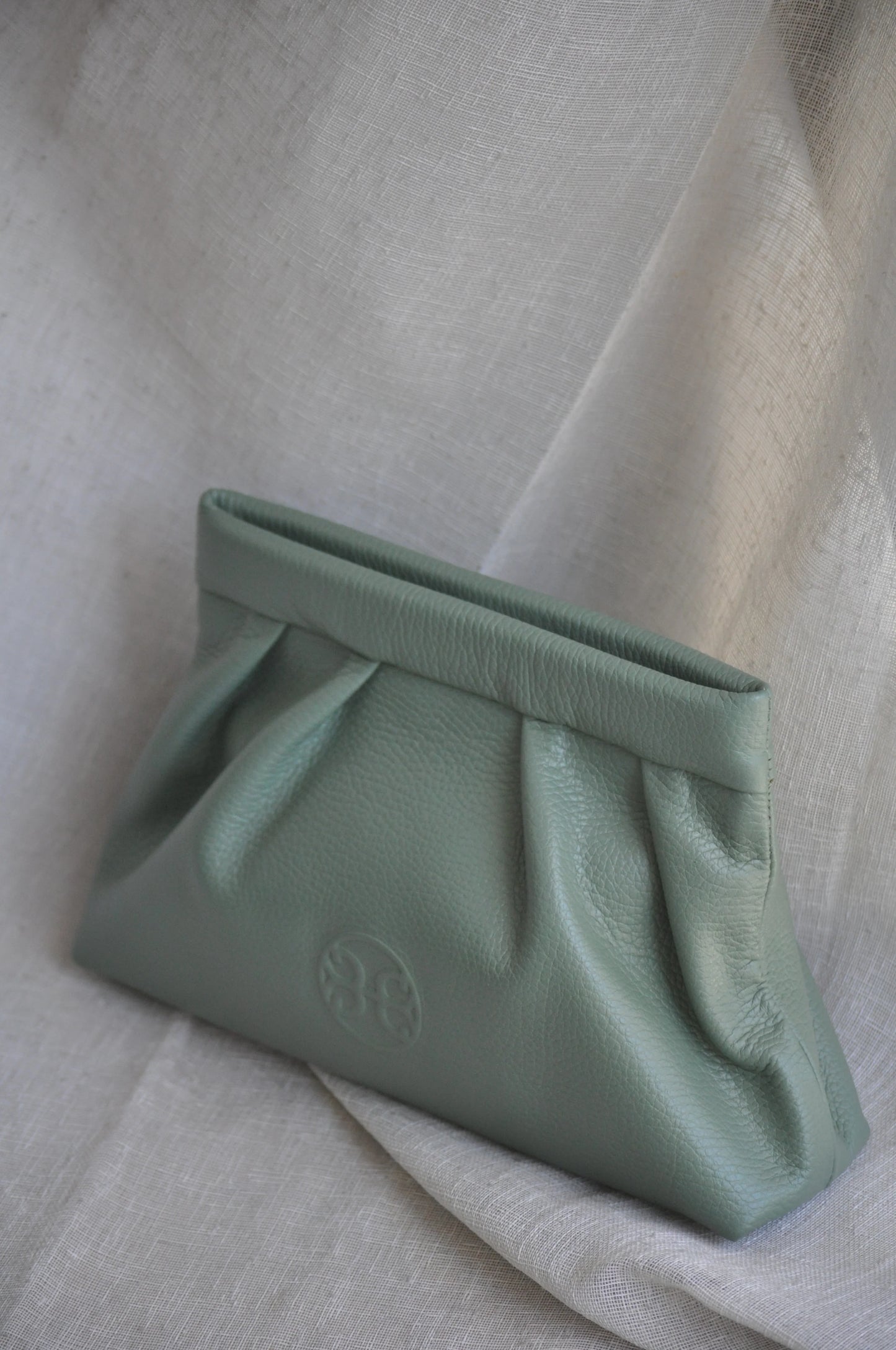 Kiss Mini Leather Pouch - Mint