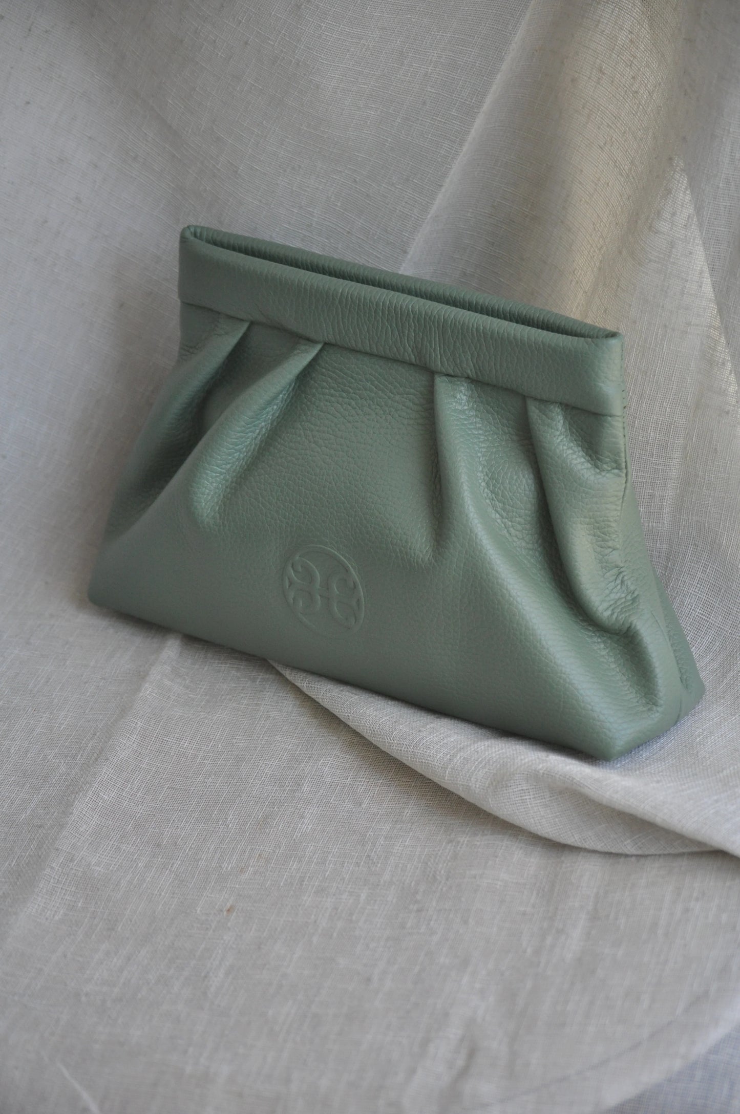 Kiss Mini Leather Pouch - Mint