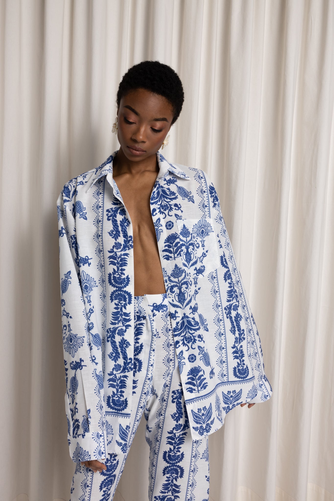 Ipatia Unisex Shirt
