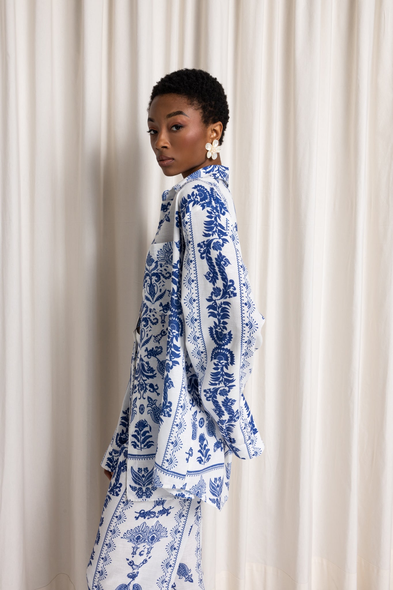 Ipatia Unisex Shirt