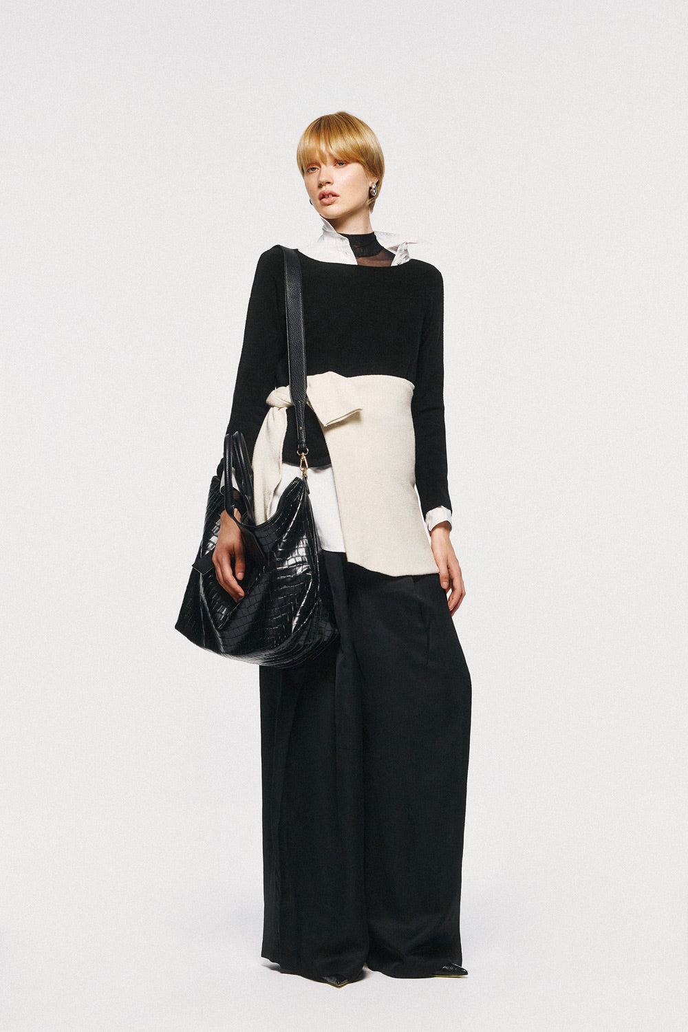 Soft Knitwear O-Neck | Black