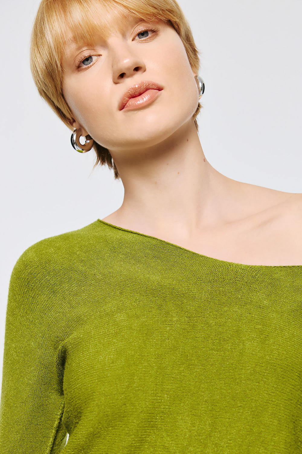 Soft Knitwear V-Neck | Olive Green