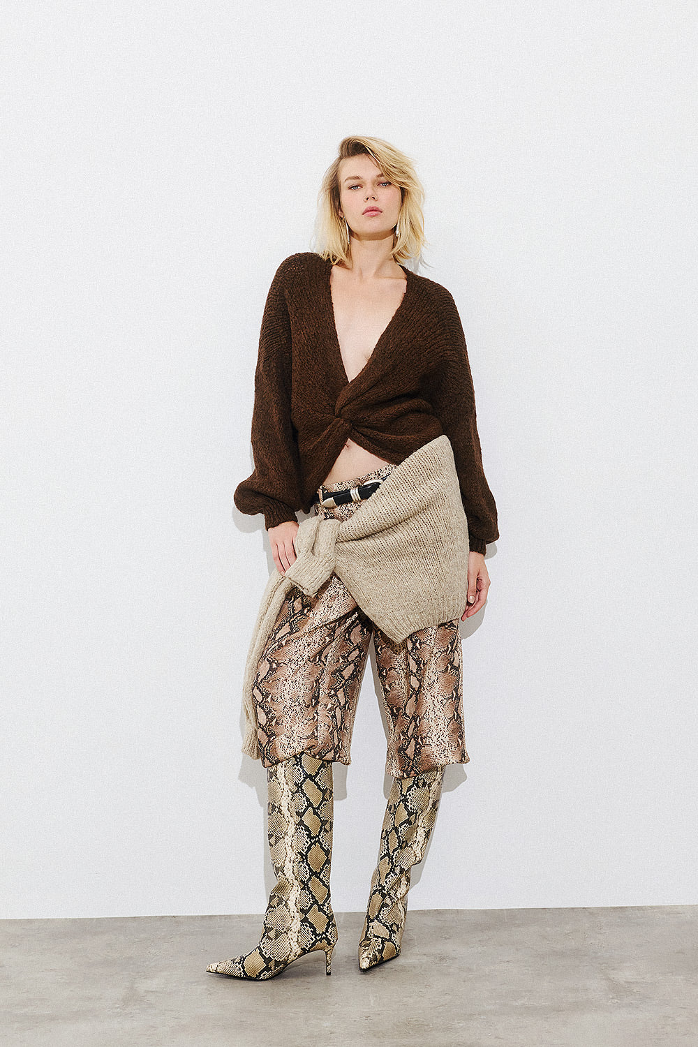Knot Pullover - Brown