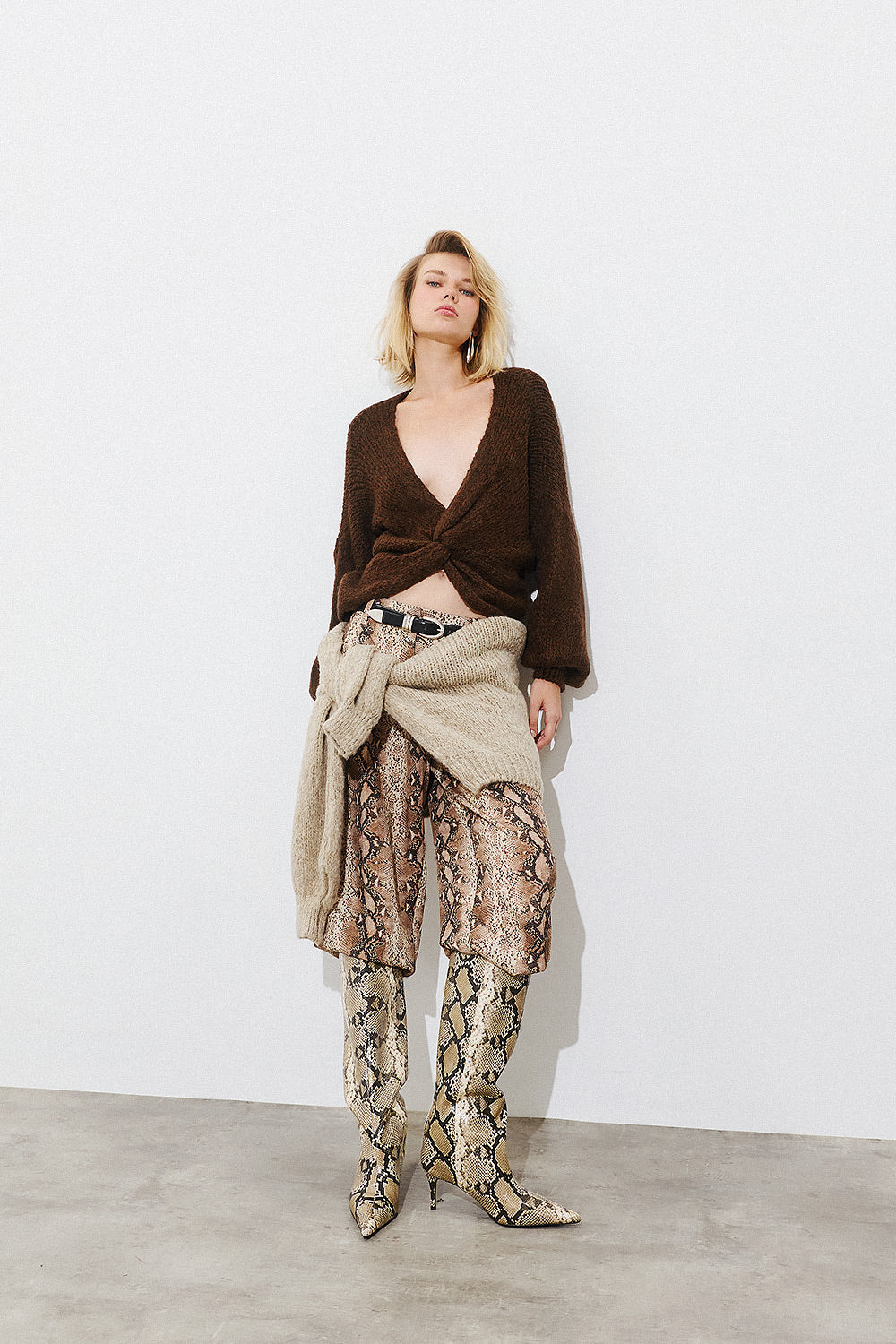 Knot Pullover - Brown
