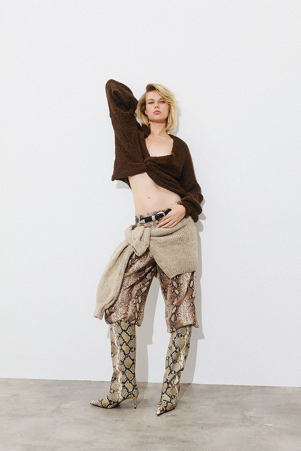 Knot Pullover - Brown