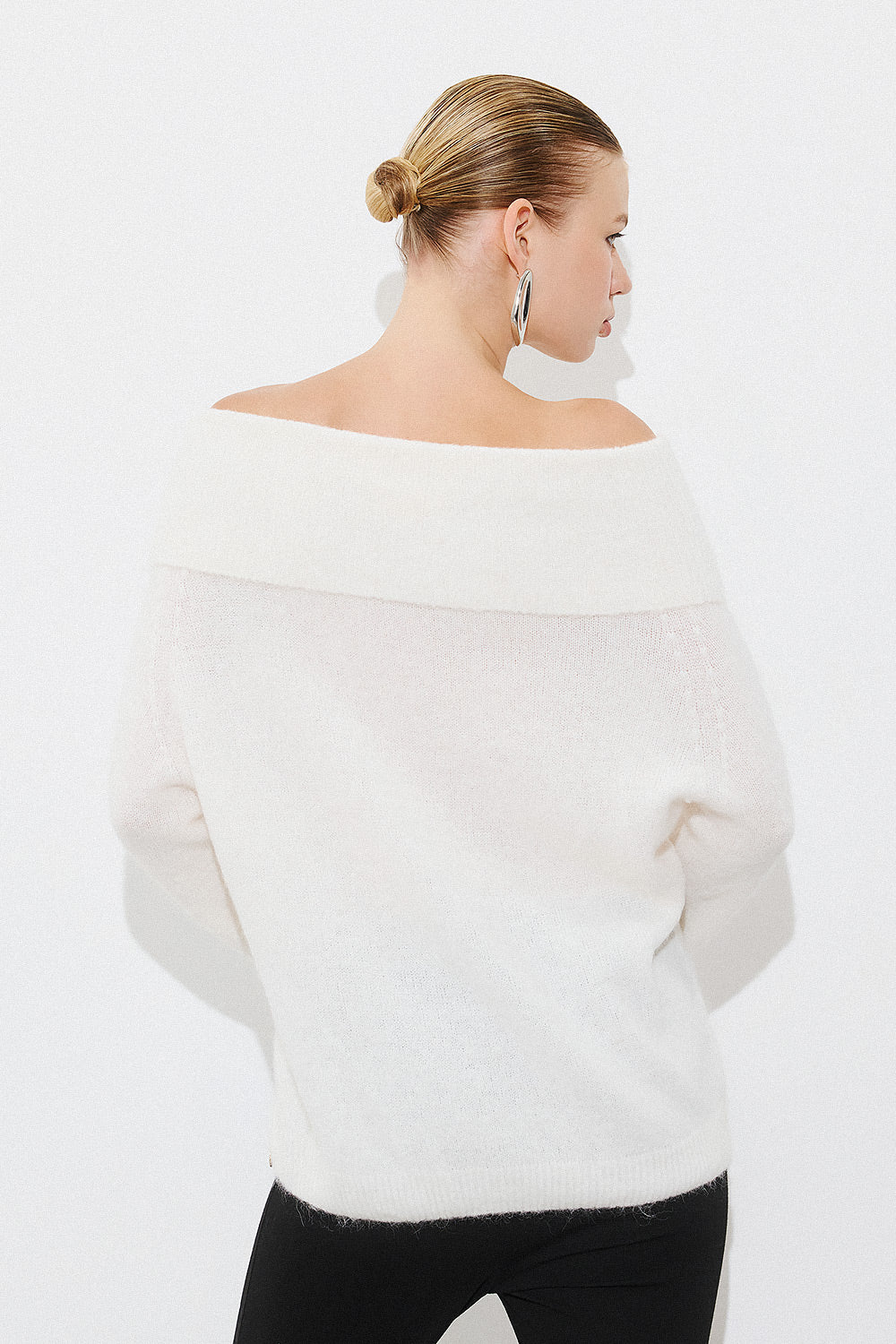 Alpaca Off Shoulder Pullover - Ivory
