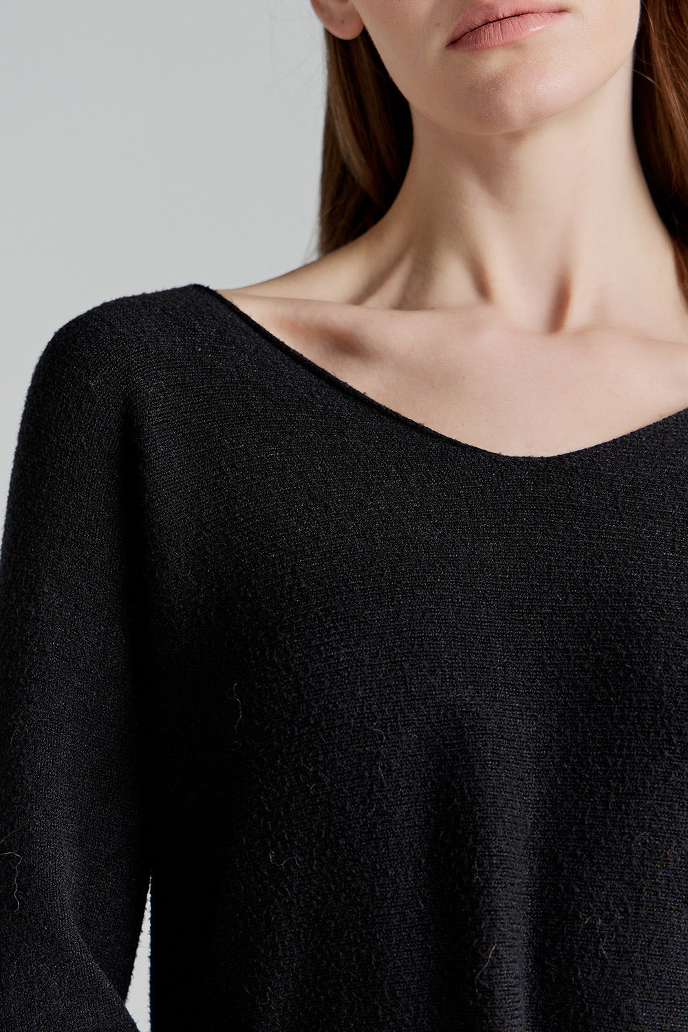 Soft Knitwear V-Neck | Black