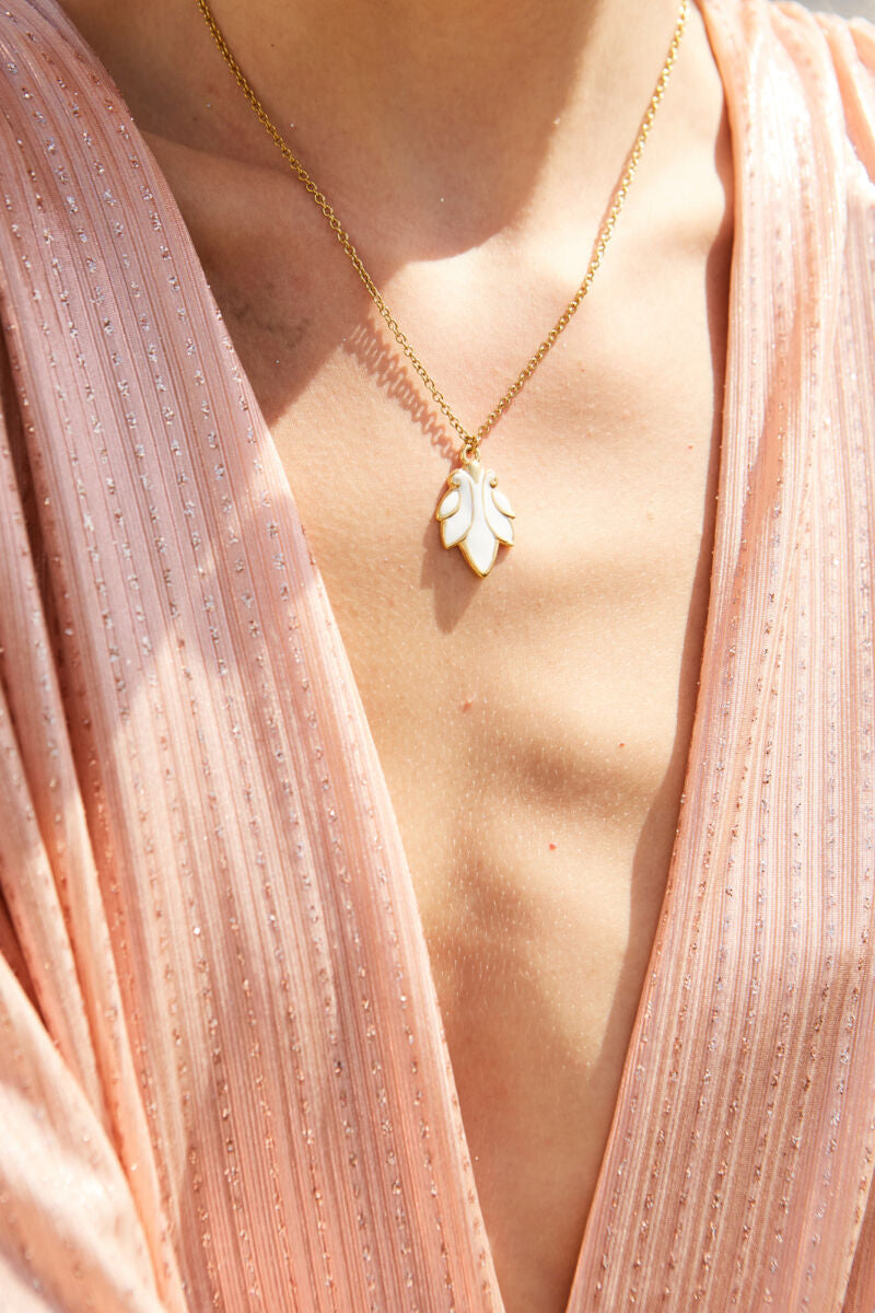 Ereva pendant - White