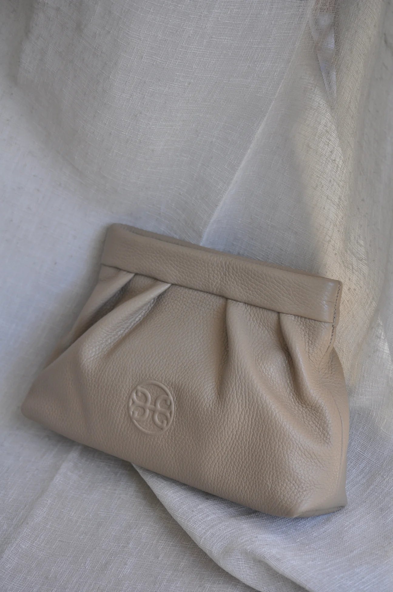 Kiss Mini Leather Pouch - Taupe